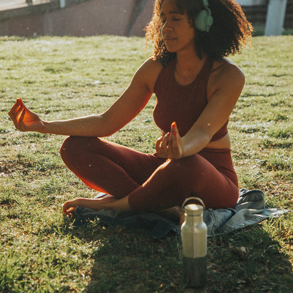 12oz-rise-reflect-with-bamboo-cap-q5 16oz_rise_reflect_yoga_park_headphones_square.jpg