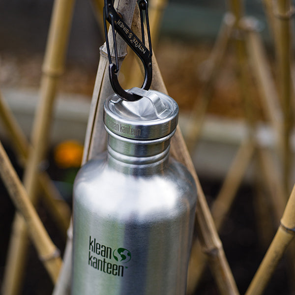 classic-steel-loop-cap-d7 40oz_bottle_steel_loop_cap_lifestyle.jpg