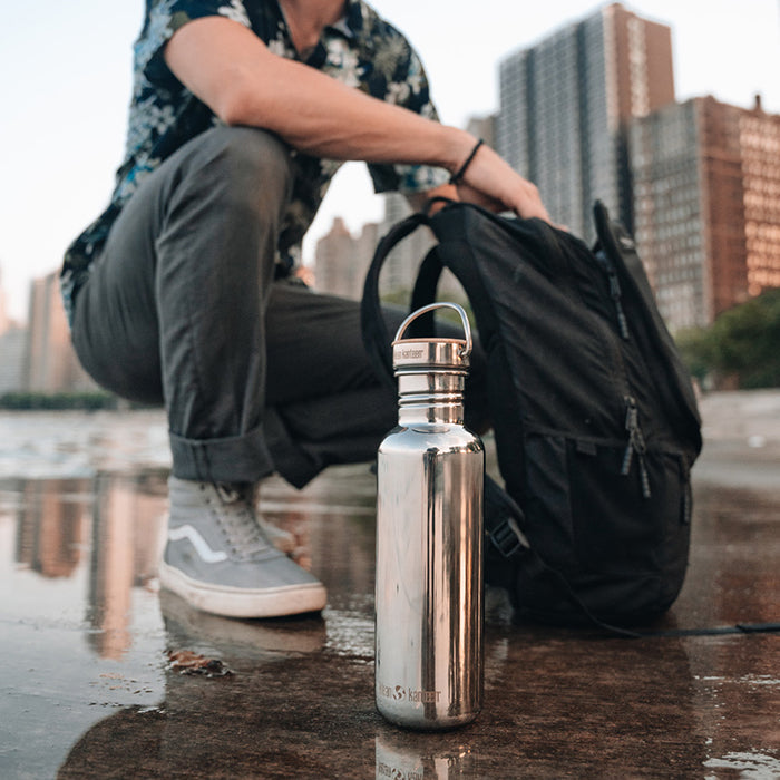 27oz-reflect-with-bamboo-cap-l2 K27SSLRF-MS-BAMBOO_reflect-bottle_city_lifestyle_ff882516-9bd8-49cf-b515-736a0a9c889f.jpg