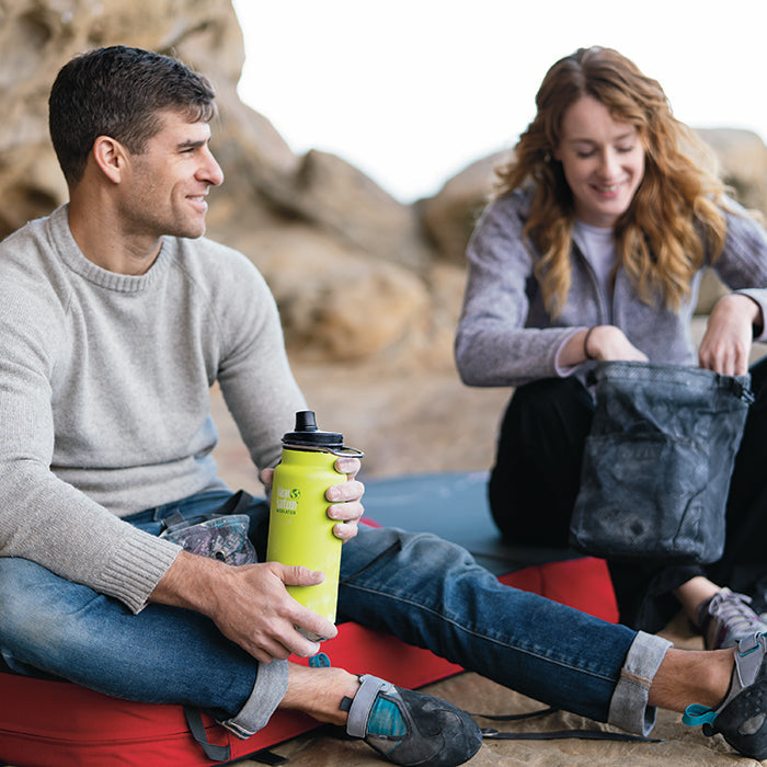 tkwide-chug-cap-i8 K32TKWSSL-JP-chug_cap_bouldering_lifestyle.jpg
