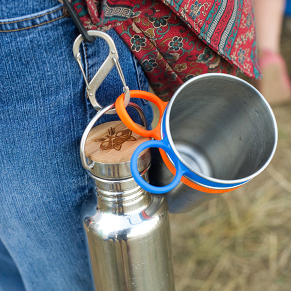 steel-s-biner-3-z0 carabiner_steel_clip_bottle_lifestyle_f9a2dad1-cd06-4894-b3ff-13476b2b5a87.jpg