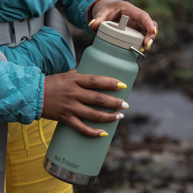 32oz-tkwide-made-to-do-more-bundle-c7 tkwide_32oz_insulated_bottle_twist_closeup_seapsray_hand_square.jpg
