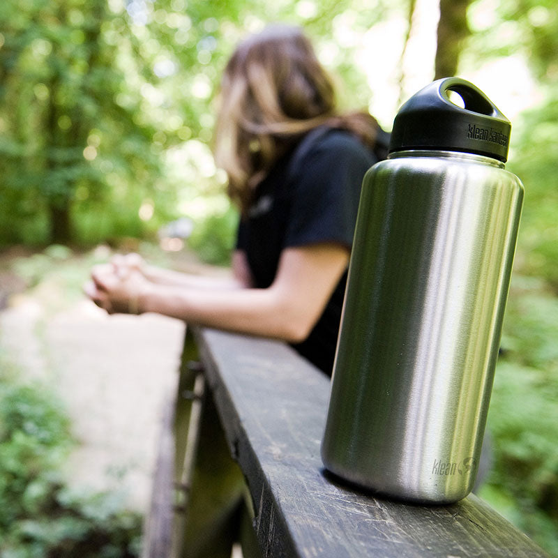 40oz-wide-with-loop-cap-f4 wide_40oz_bottle_bridge_closeup_square.jpg